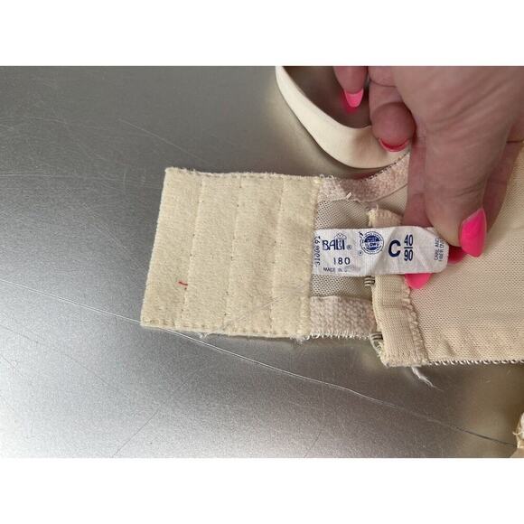 Vintage Bali Bra 40C Flower Unlined Mesh Boned Beige Peach Underwire Union - Picture 6 of 6